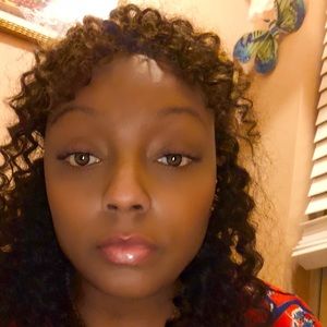 Meet your Posher, Jenaya